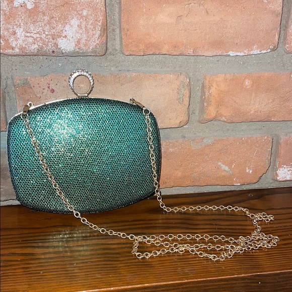 Elegant Green Clutch Bag - Picture 1 of 6